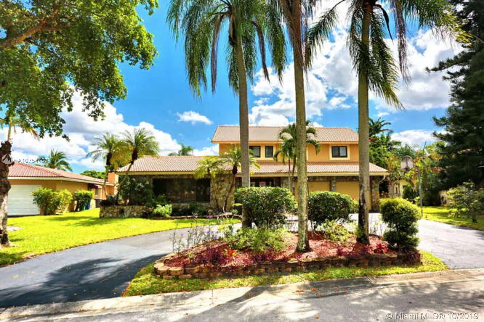 3851 NW 100th Ave, Coral Springs FL 33065