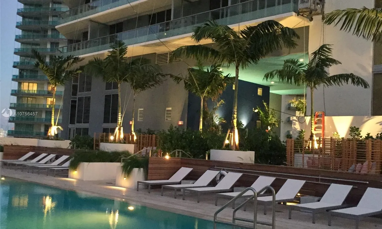 1300 Brickell Bay Dr # 2707, Miami FL 33131