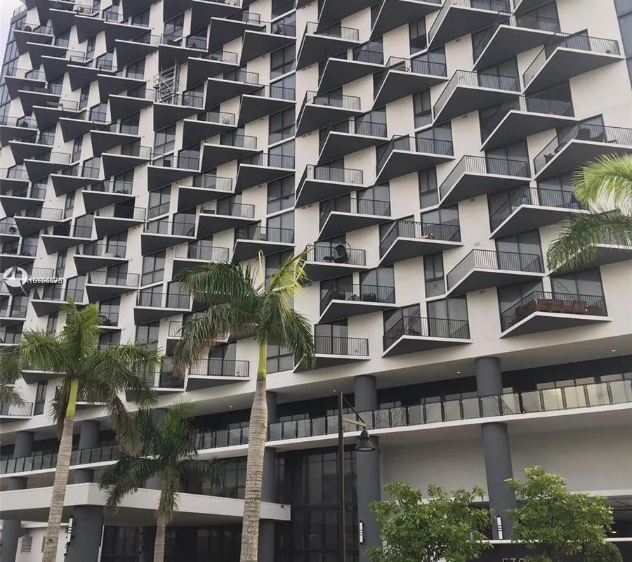 5300 Paseo Blvd # 1803, Doral FL 33166