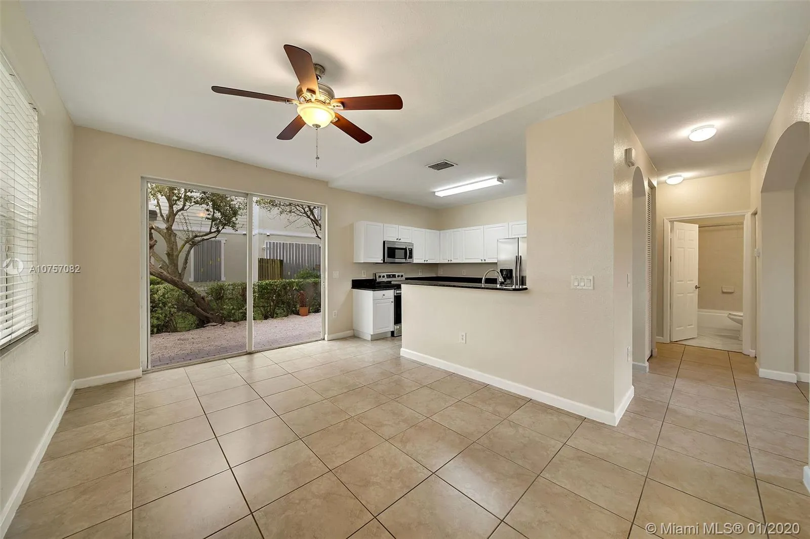 3 bedroom 3 bath for sale at 153 SE 28th Pl # 2, Homestead FL 33033