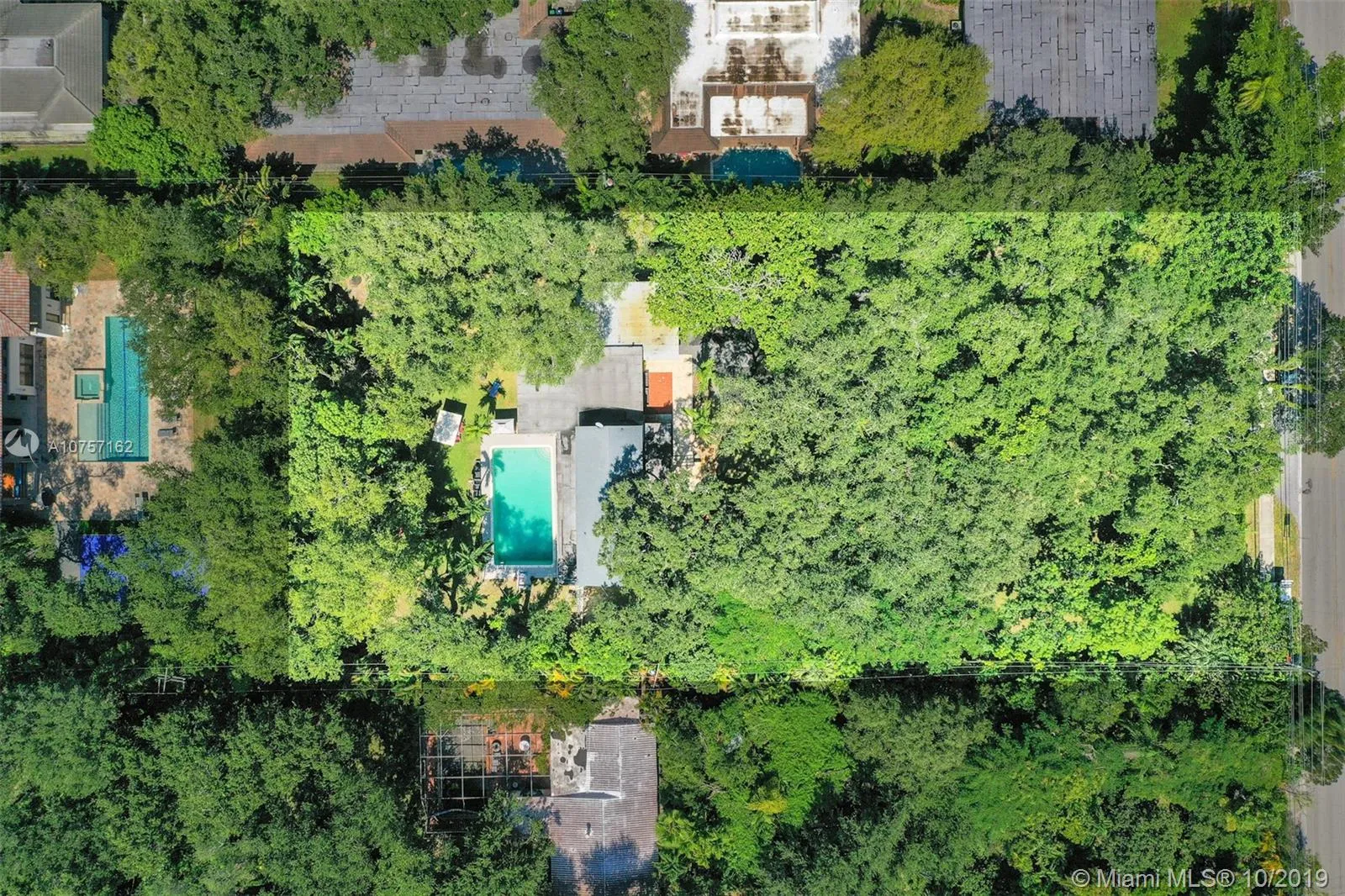 18940 NE 22nd Ave, Miami FL 33180