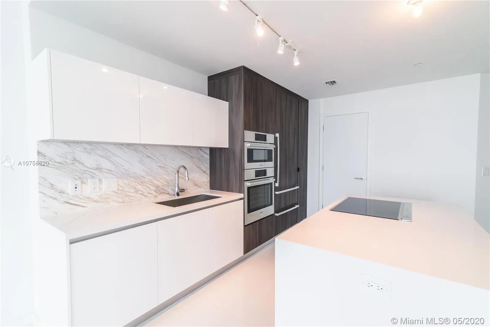 851 NE 1st Ave # 3800, Miami FL 33132