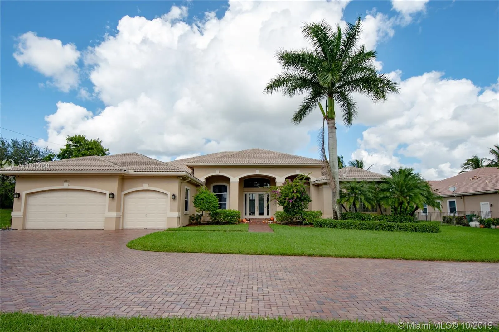 4 bedroom 4 bath for sale at 15379 SW 33rd St, Davie FL 33331
