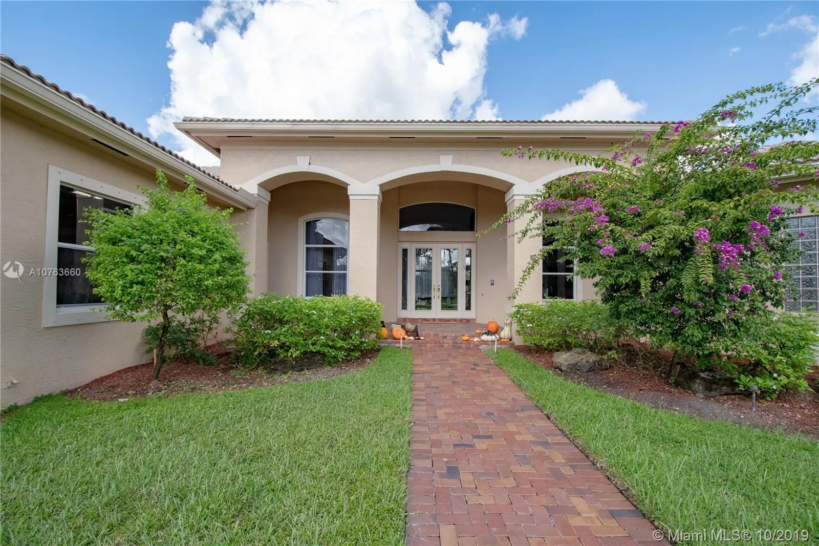 15379 SW 33rd St, Davie FL 33331