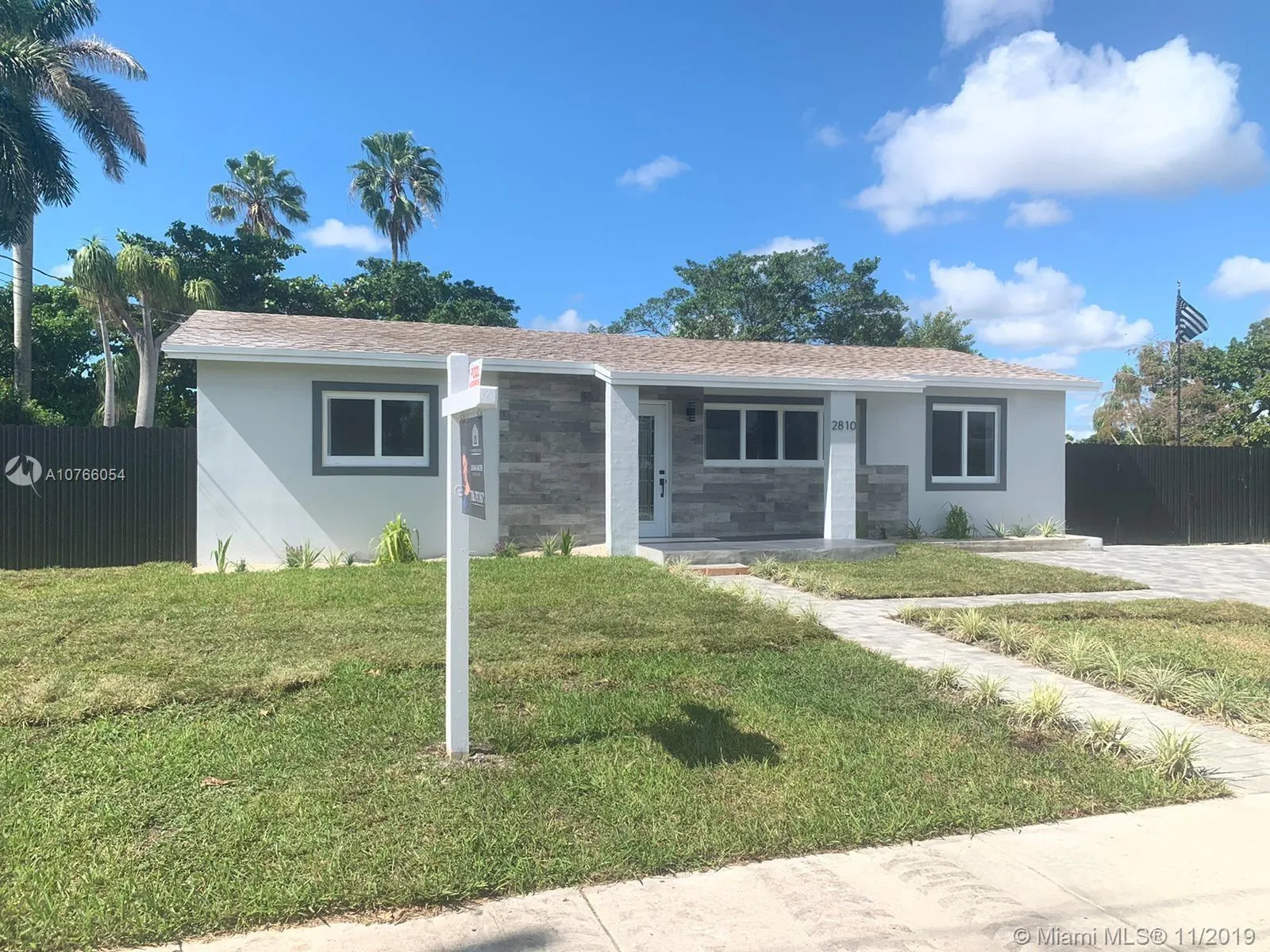 3 bedroom 3 bath for sale at 2810 SW 123rd Ct, Miami FL 33175