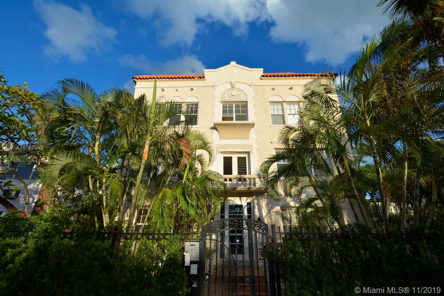 1 bedroom 1 bath for sale at 1611 Michigan Ave # 19, Miami Beach FL 33139