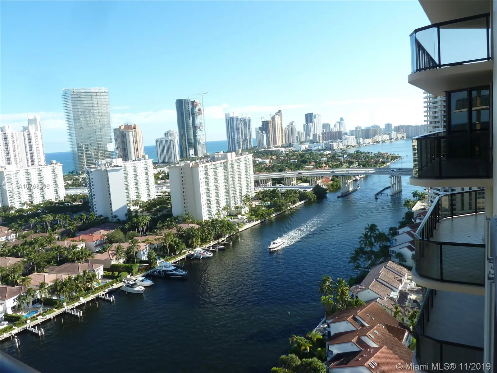 2 bedroom 2 bath for sale at 19667 Turnberry Way # 24L, Aventura FL 33180