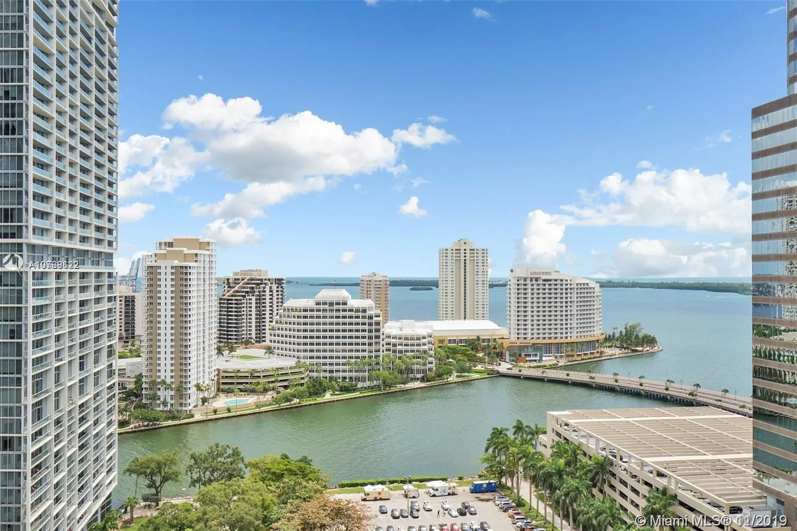 2 bedroom 2 bath for sale at 500 Brickell Ave # 2802, Miami FL 33131