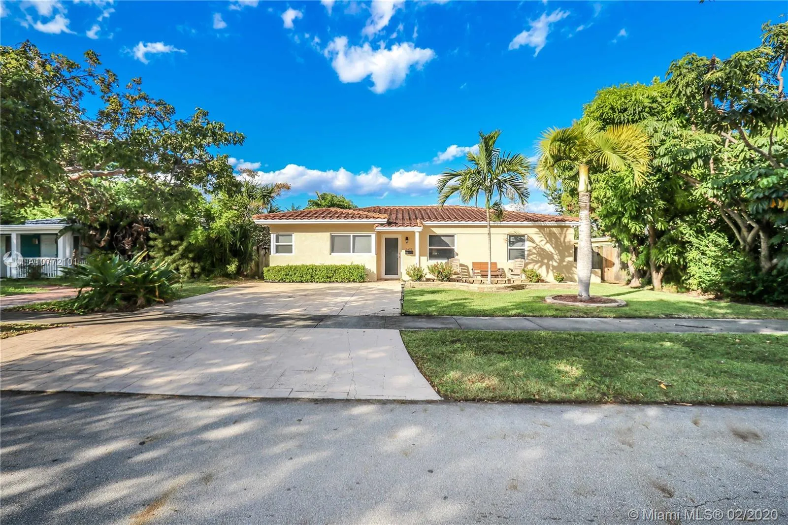 6 bedroom 5 bath for sale at 1431 Dewey St, Hollywood FL 33020
