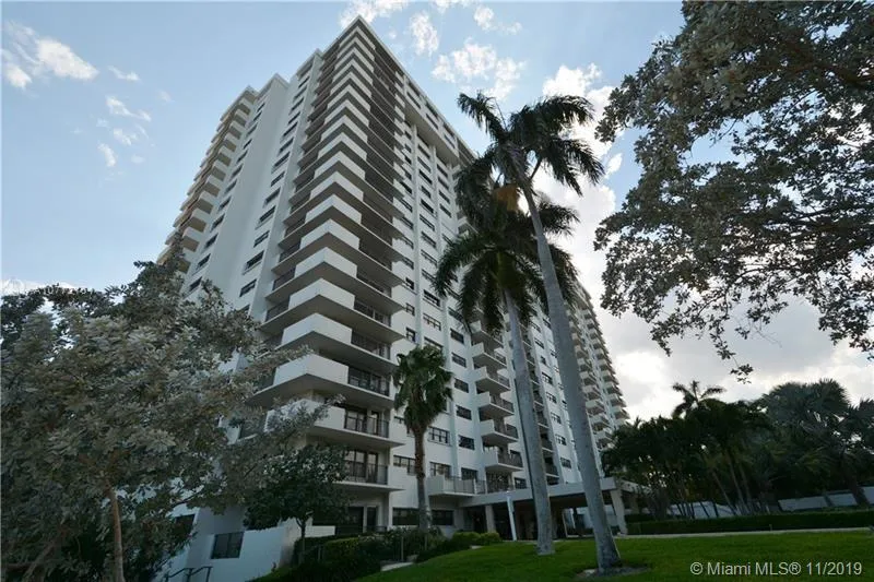 1 bedroom 1 bath for sale at 3200 N Port Royale Dr N # 210, Fort Lauderdale FL 33308