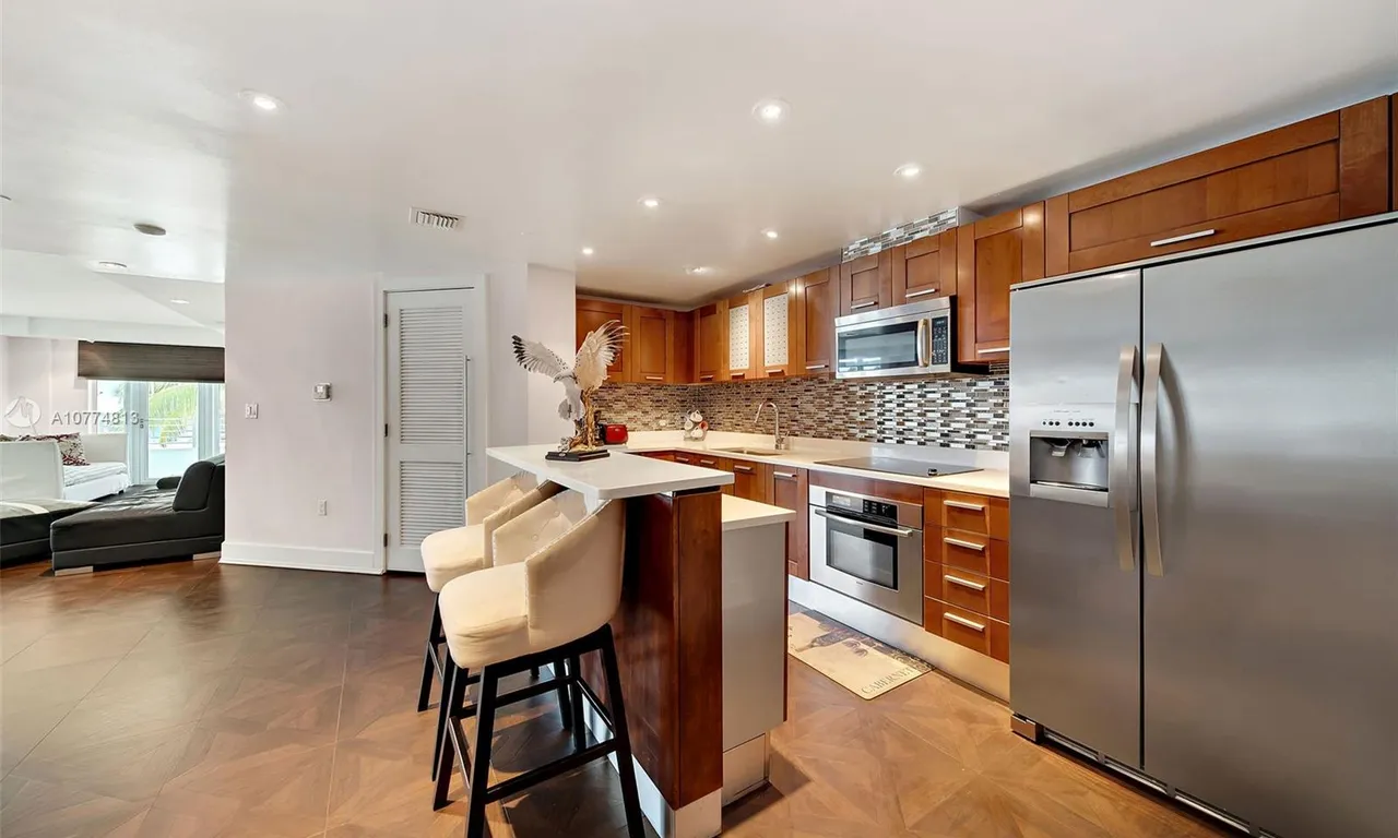 448 Ocean Dr # 302, Miami Beach FL 33139