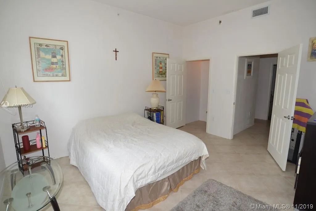 2080 S Ocean Dr # 104, Hallandale Beach FL 33009