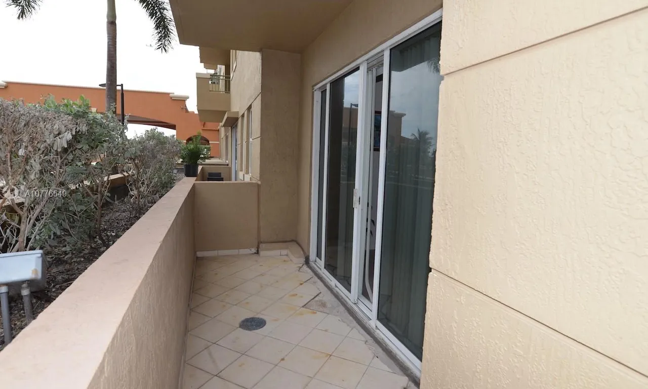 2080 S Ocean Dr # 104, Hallandale Beach FL 33009