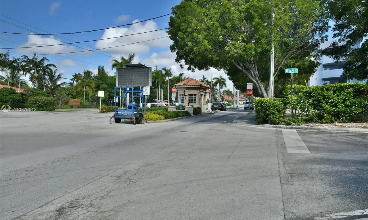 1 bedroom 1 bath for sale at 3849 NE 169th St # 308, North Miami Beach FL 33160