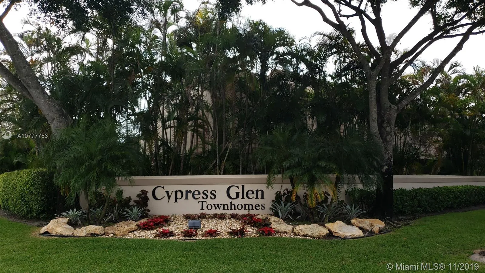 2 bedroom 2 bath for sale at 10803 Cypress Glen Dr # 10803, Coral Springs FL 33071