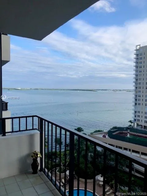 3 bedroom 4 bath for sale at 520 Brickell Key Drive, Miami FL 33131