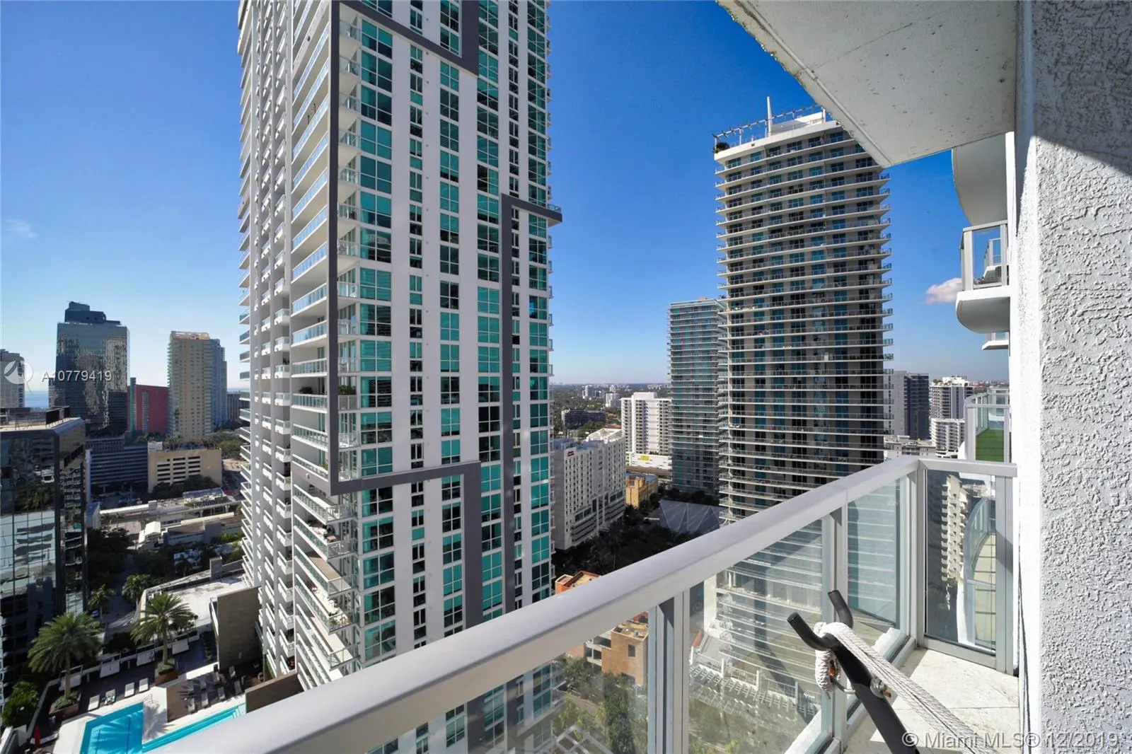 1 bedroom 1 bath for sale at 1050 Brickell Ave # 2510, Miami FL 33131