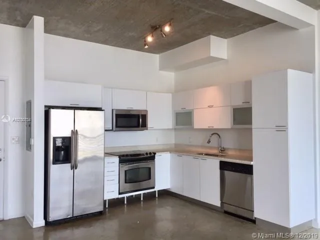 1 bedroom 1 bath for sale at 234 NE 3rd St # 1205, Miami FL 33132