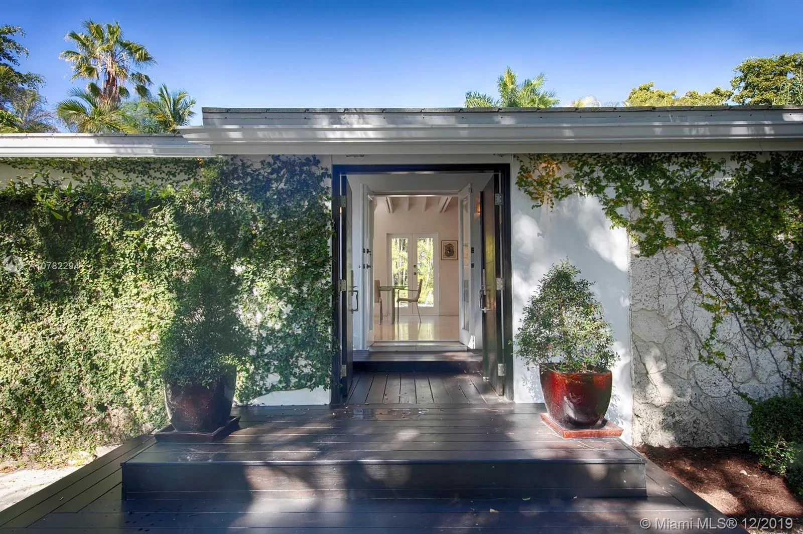 6 bedroom 6 bath for sale at 301 Manor Pl, Coral Gables FL 33133