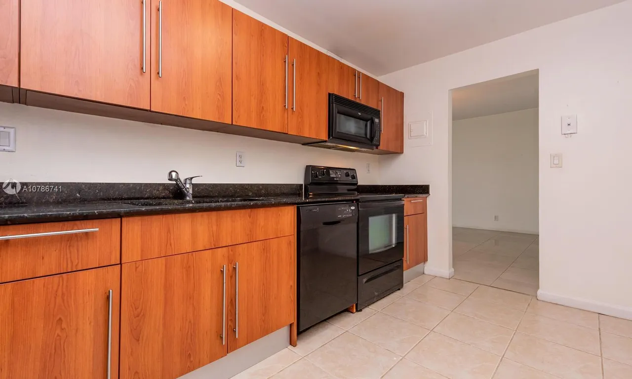 3000 S Ocean Dr # 120, Hollywood FL 33019