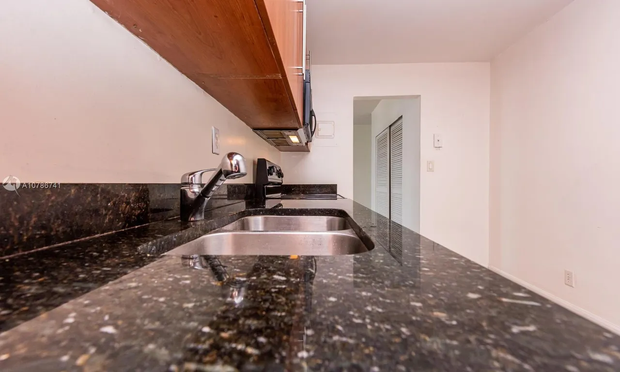 3000 S Ocean Dr # 120, Hollywood FL 33019