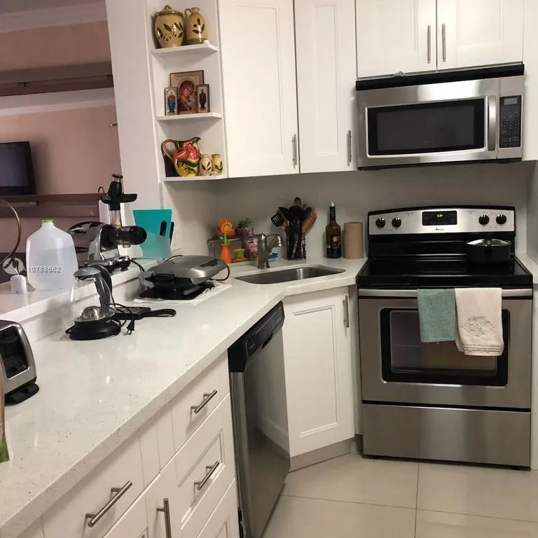 1000 NE 12th Ave # 605, Hallandale Beach FL 33009