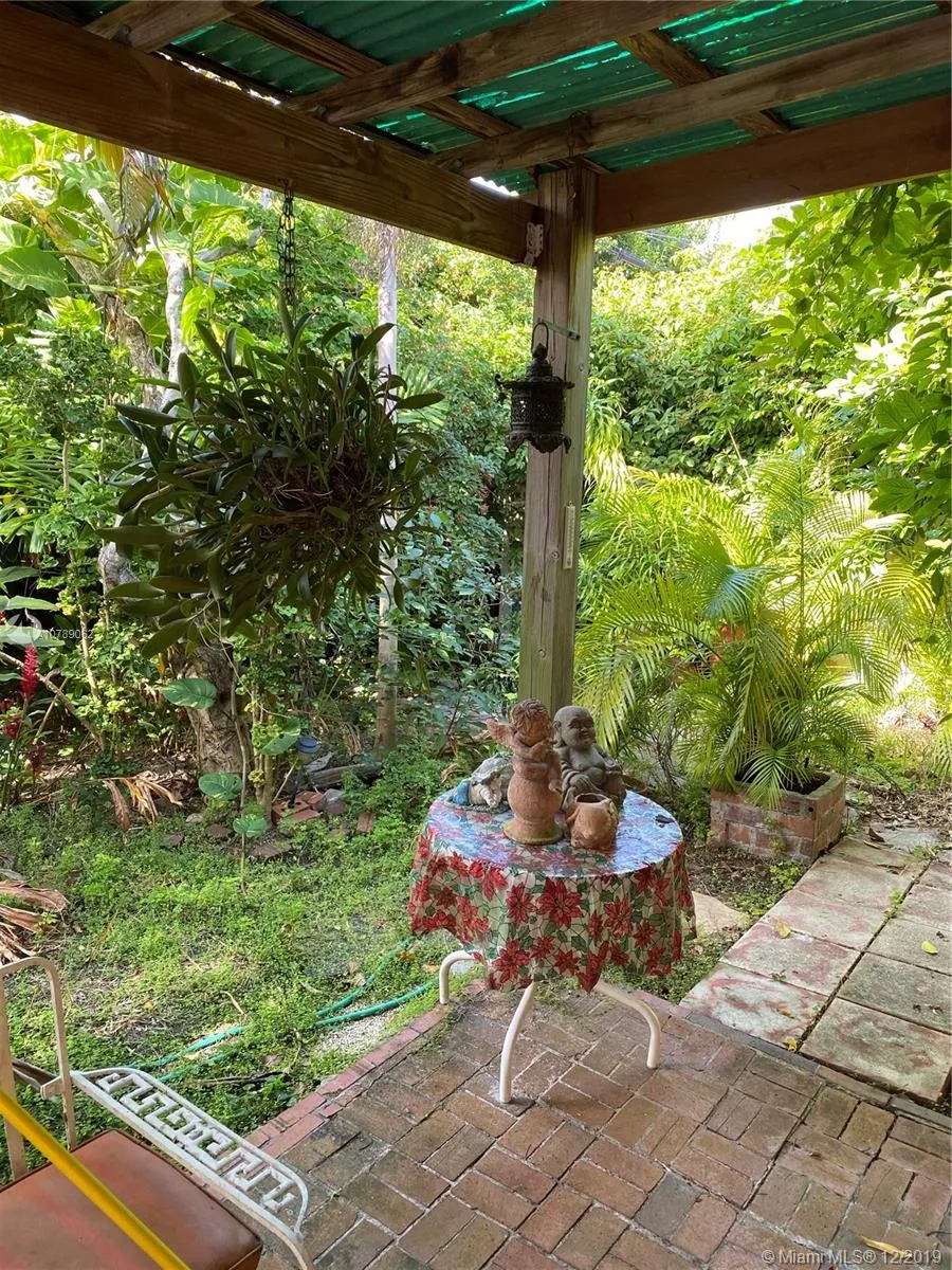 760 Woodcrest Rd, Key Biscayne FL 33149