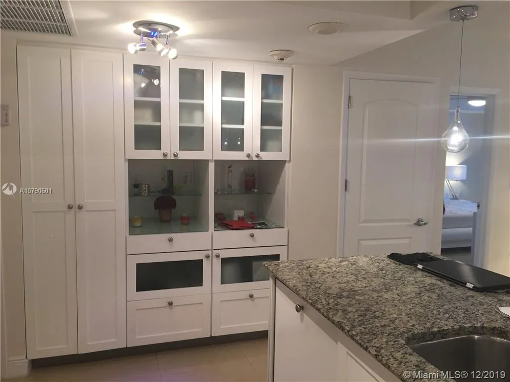 10275 Collins Ave # 315, Bal Harbour FL 33154