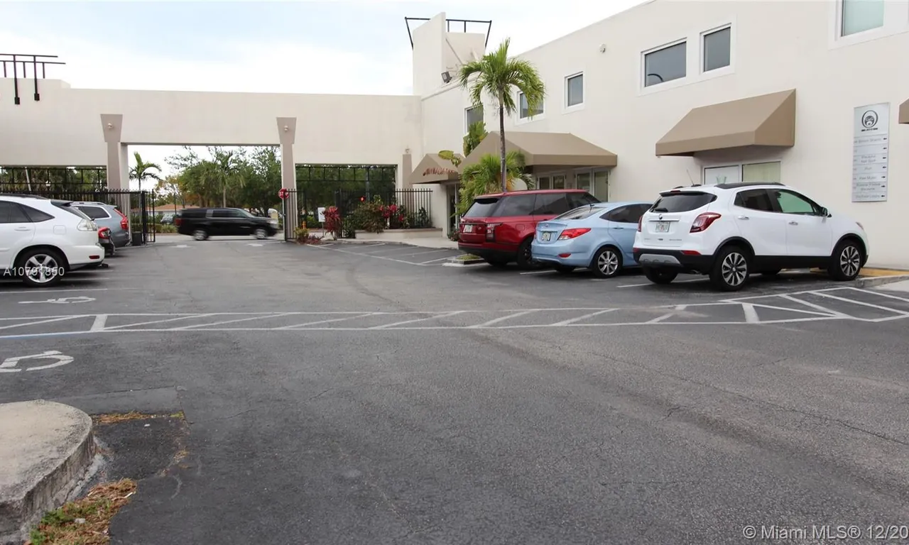 5050 Biscayne Blvd # 100, Miami FL 33137