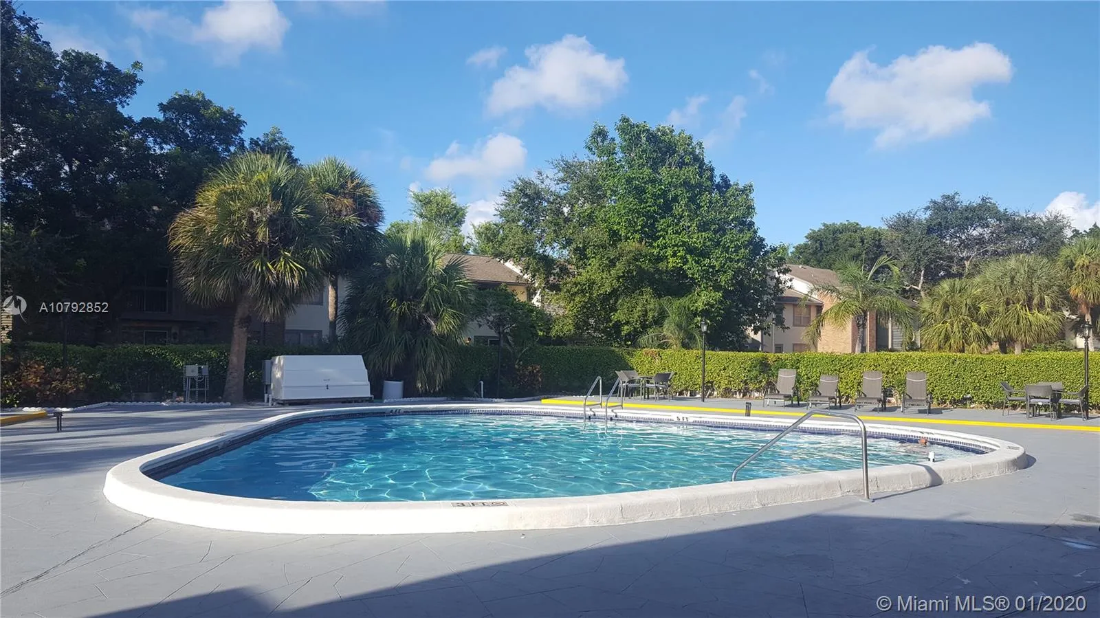 2 bedroom 2 bath for sale at 4354 NW 9th Ave # 3C, Deerfield Beach FL 33064