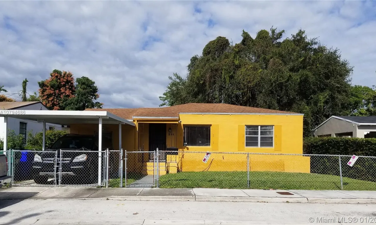 5 bedroom 3 bath for sale at 231 NW 44th St, Miami FL 33127