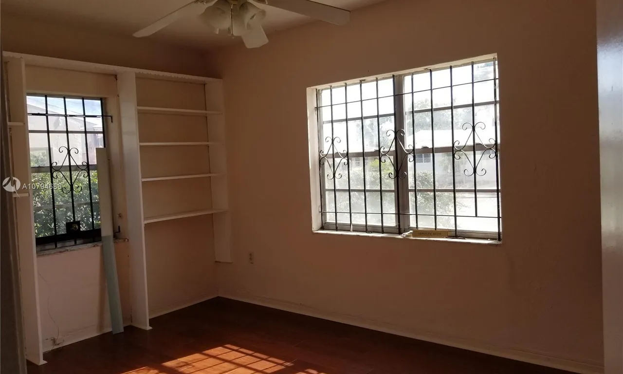 231 NW 44th St, Miami FL 33127