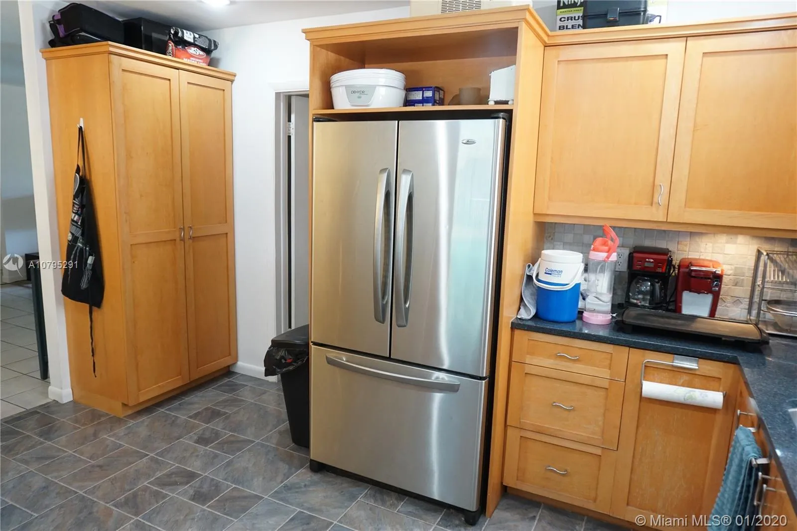 4991 SW 29th Way, Dania Beach FL 33312