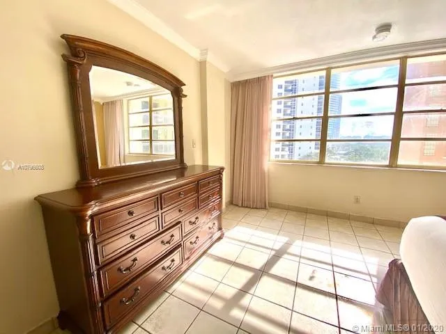 19201 Collins Ave # 503, Sunny Isles Beach FL 33160