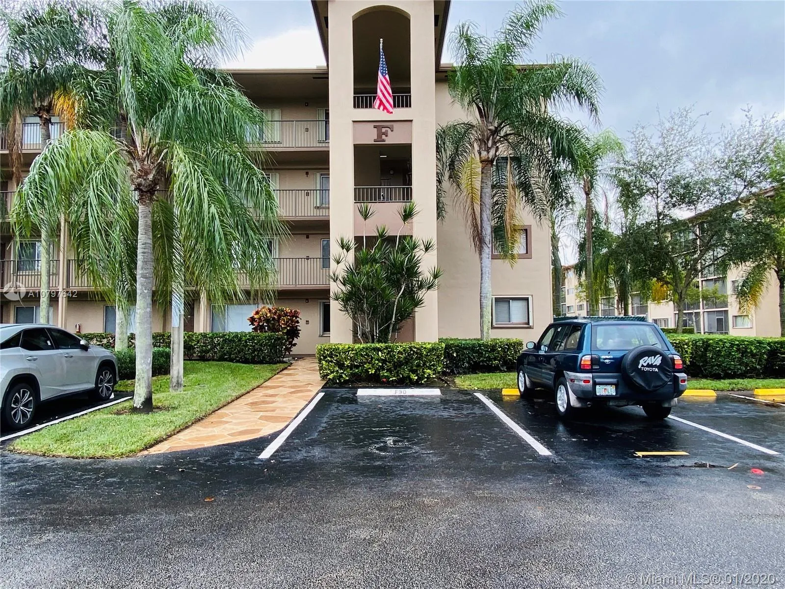 2 bedroom 2 bath for sale at 12650 SW 15th St # 214F, Pembroke Pines FL 33027