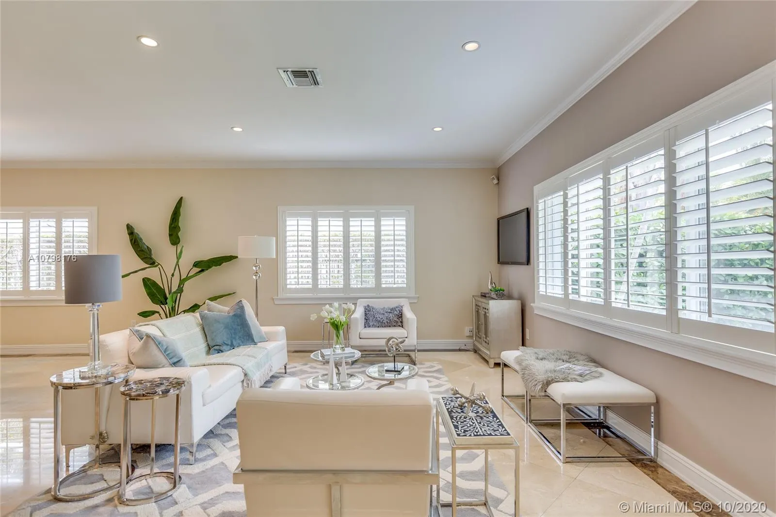 4323 N Bay Rd, Miami Beach FL 33140