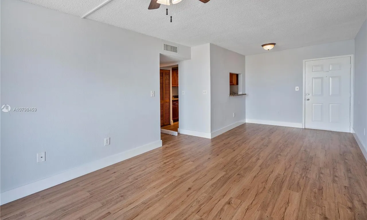 8145 NW 7th St # 414, Miami FL 33126