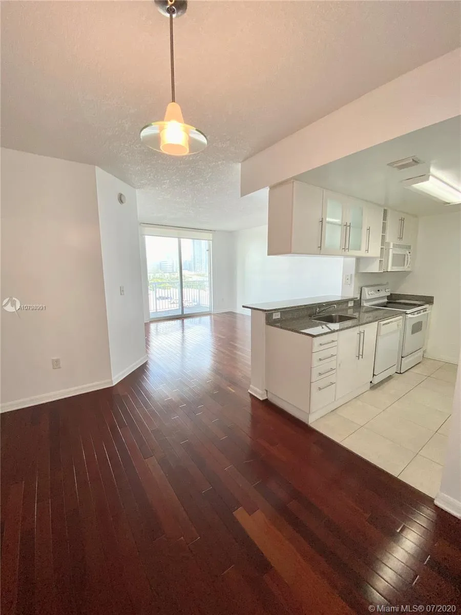 275 NE 18th St # 706, Miami FL 33132