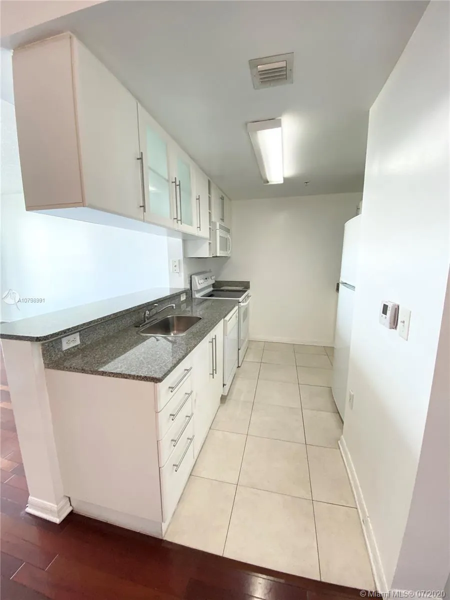 275 NE 18th St # 706, Miami FL 33132