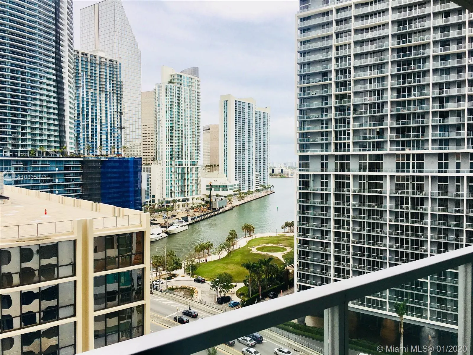 2 bedroom 2 bath for sale at 500 BRICKELL AV # 1505, Miami FL 33131