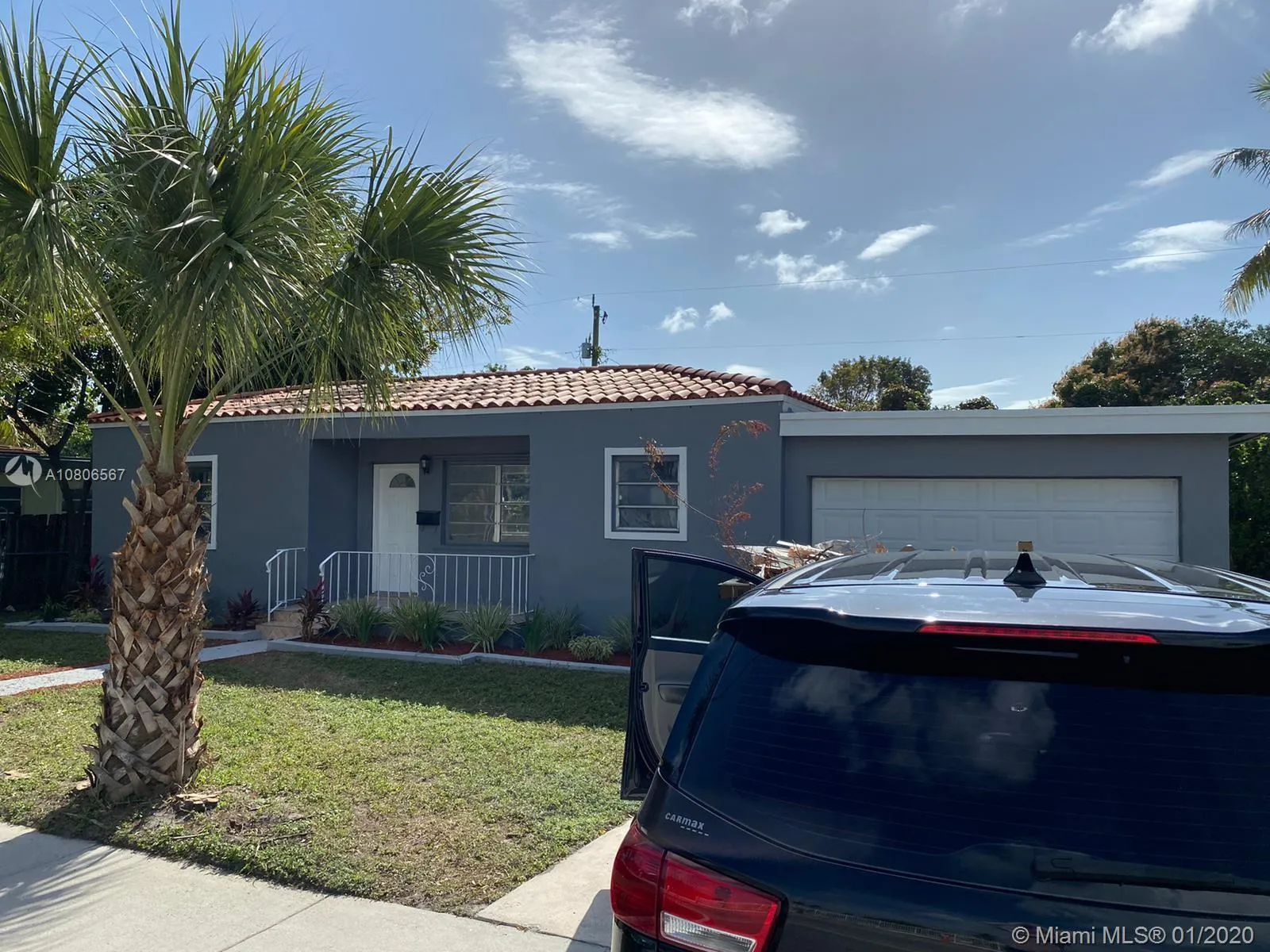 152 NE 167th St, Miami FL 33162