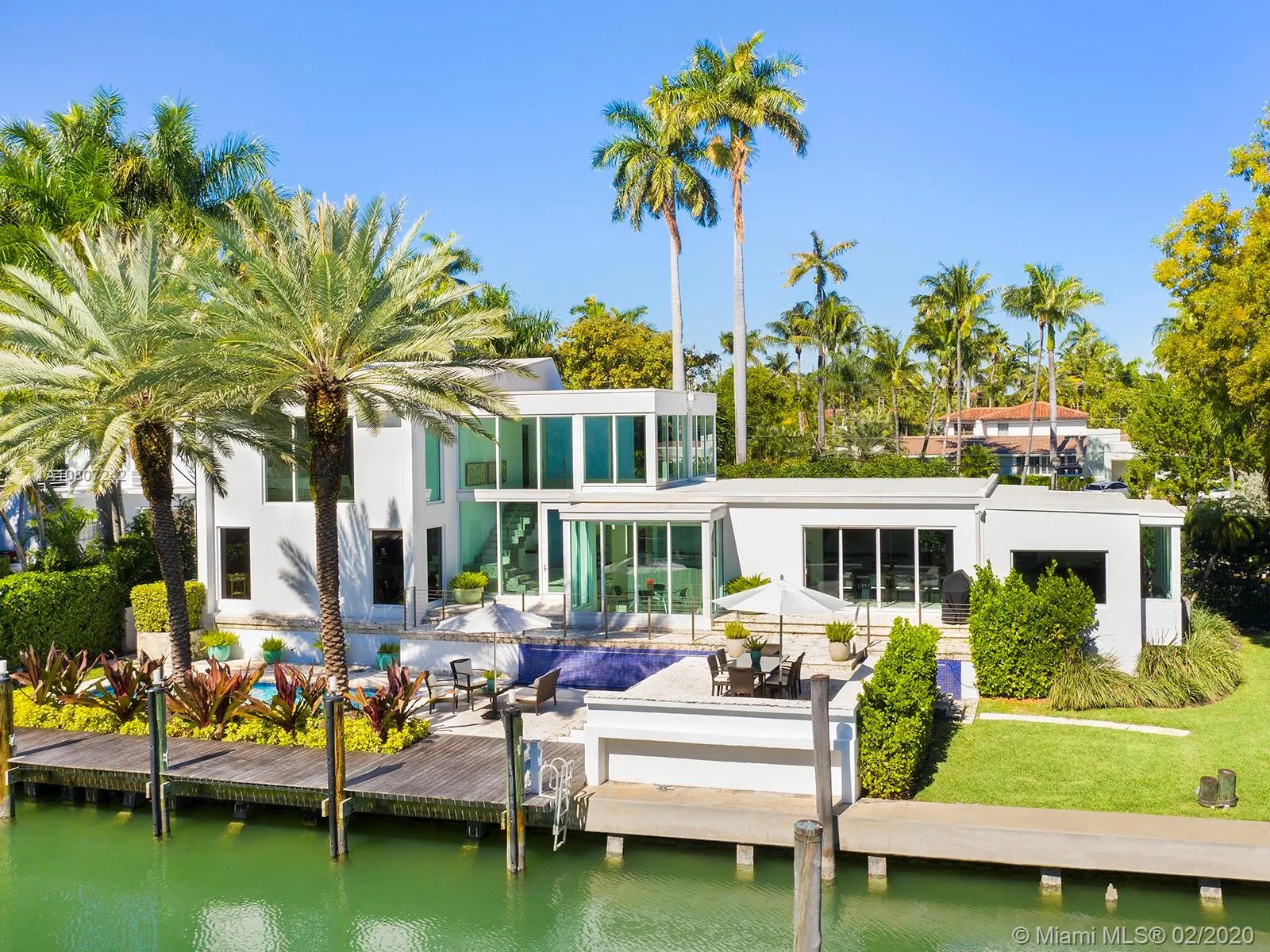 7 bedroom 8 bath for sale at 2288 Sunset Dr, Miami Beach FL 33140