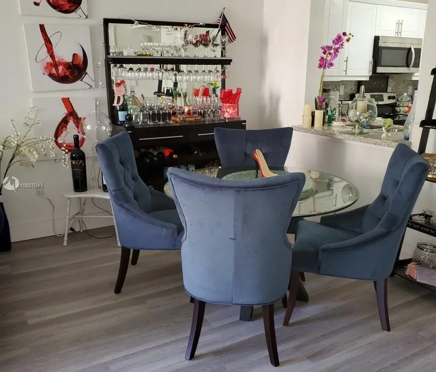 9310 Fontainebleau Blvd # 309, Miami FL 33172