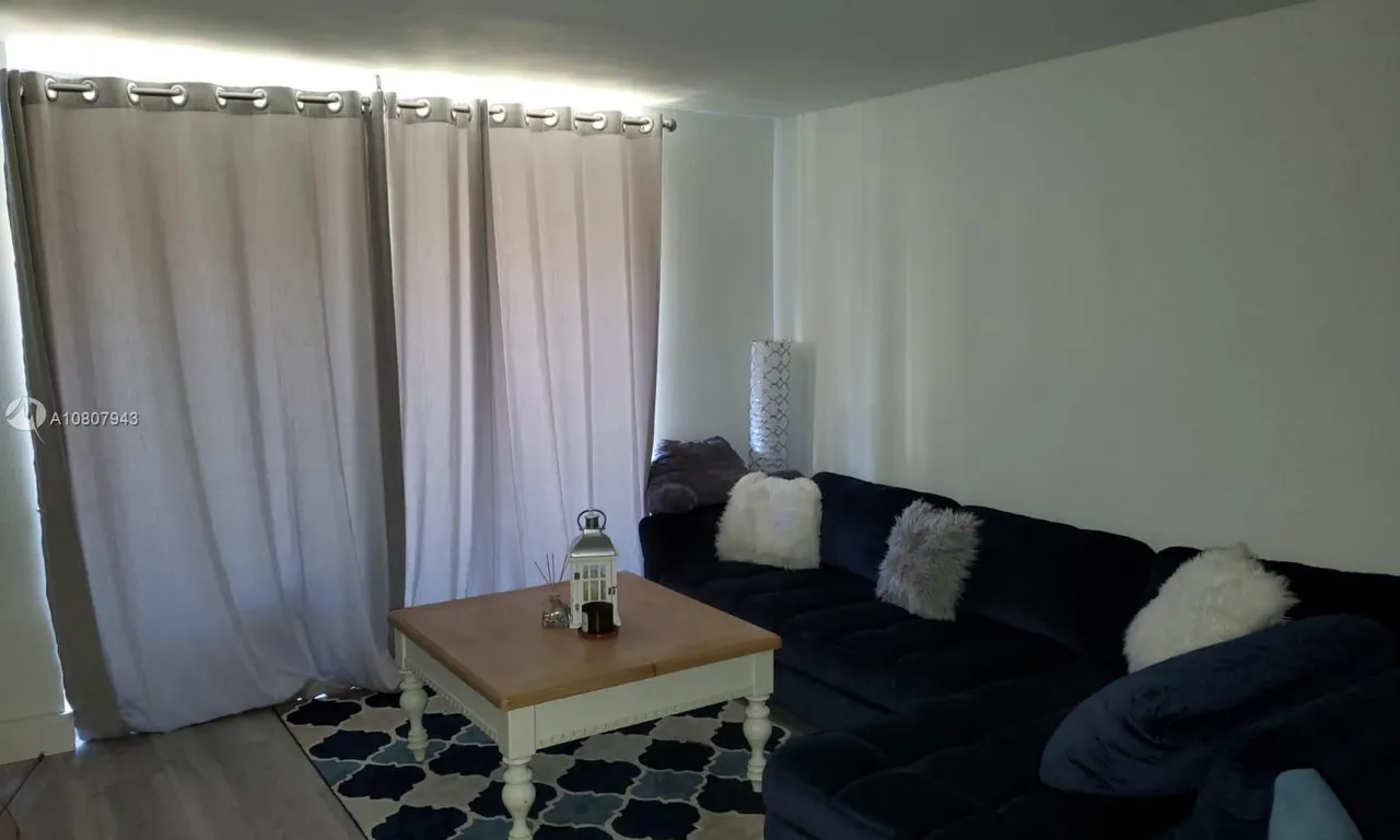 9310 Fontainebleau Blvd # 309, Miami FL 33172