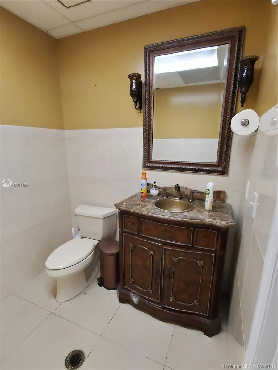 5220 S University Dr # 204C, Davie FL 33328