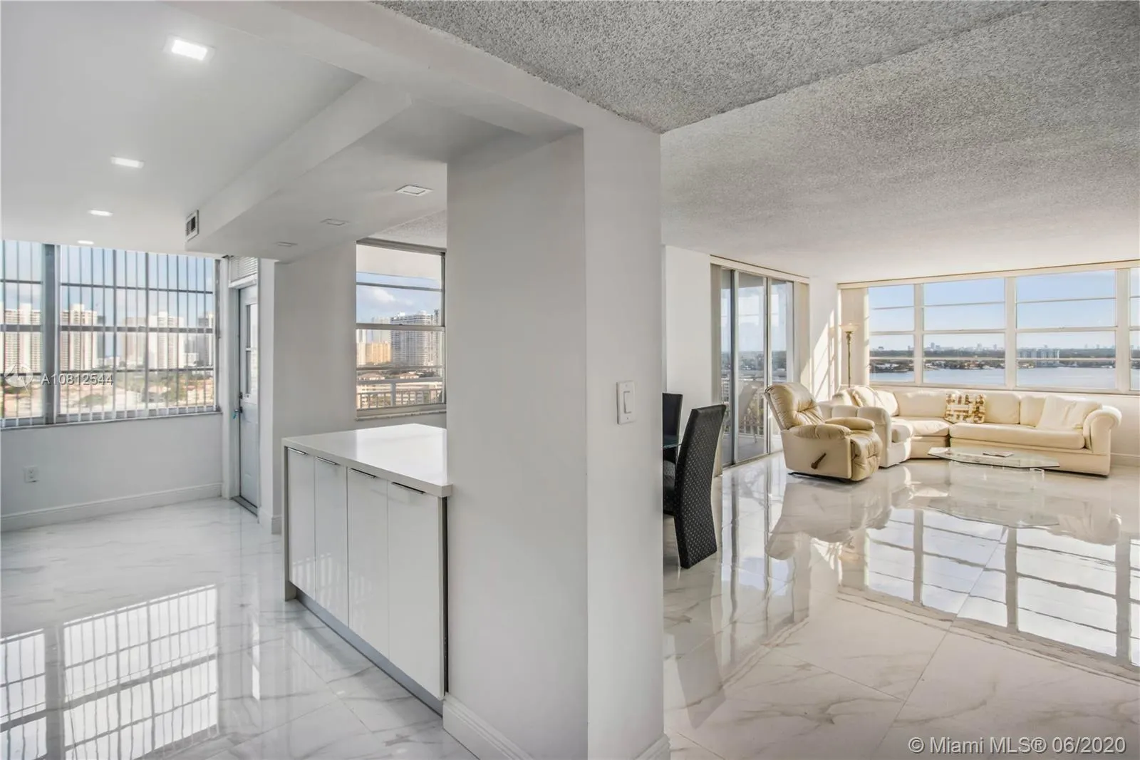 2 bedroom 2 bath for sale at 18041 Biscayne Blvd # 1605, Aventura FL 33160