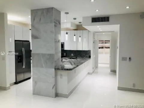 2030 S Ocean Dr # 2221, Hallandale Beach FL 33009