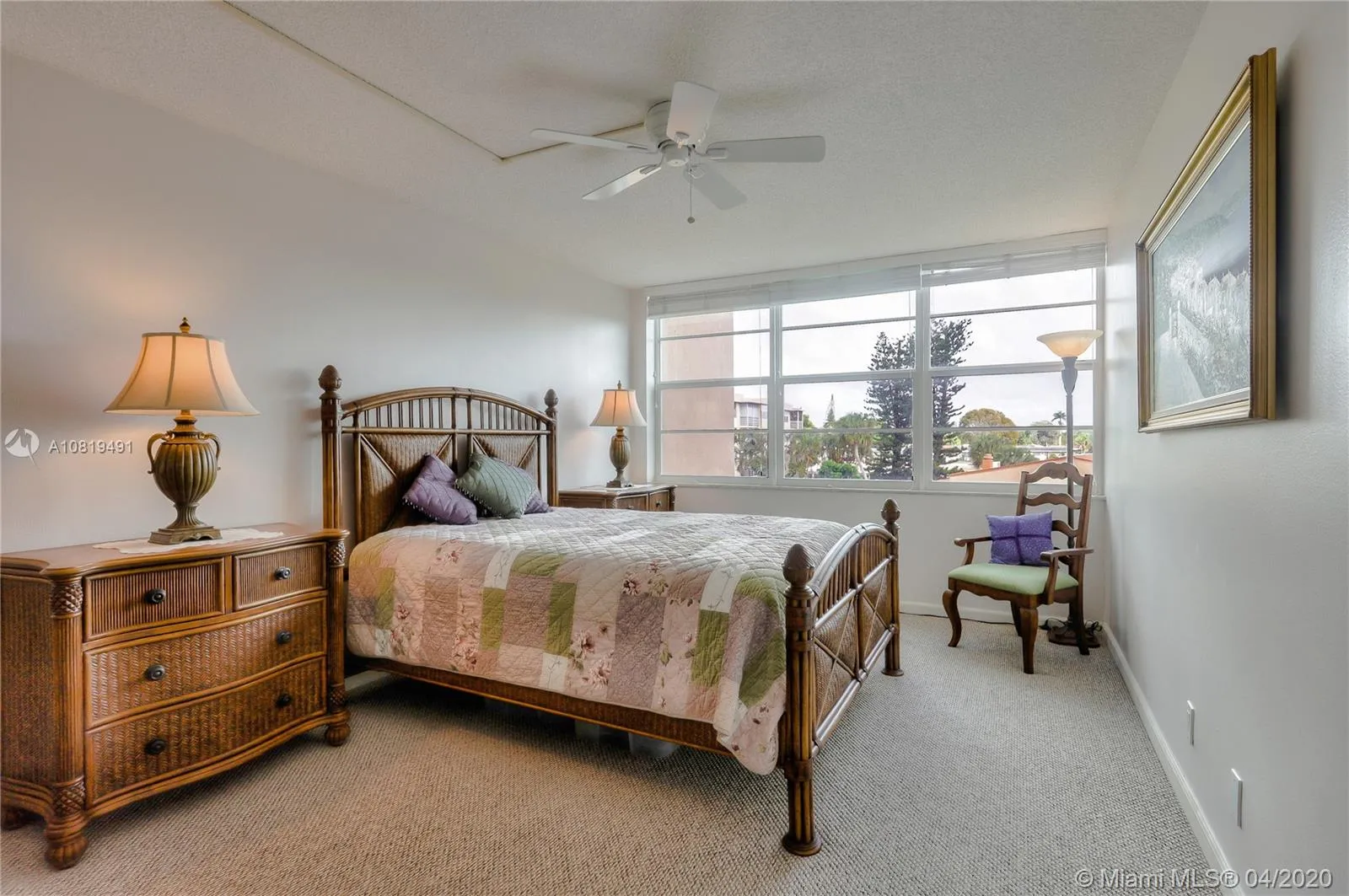 2 bedroom 2 bath for sale at 2751 Taft St # 309, Hollywood FL 33020