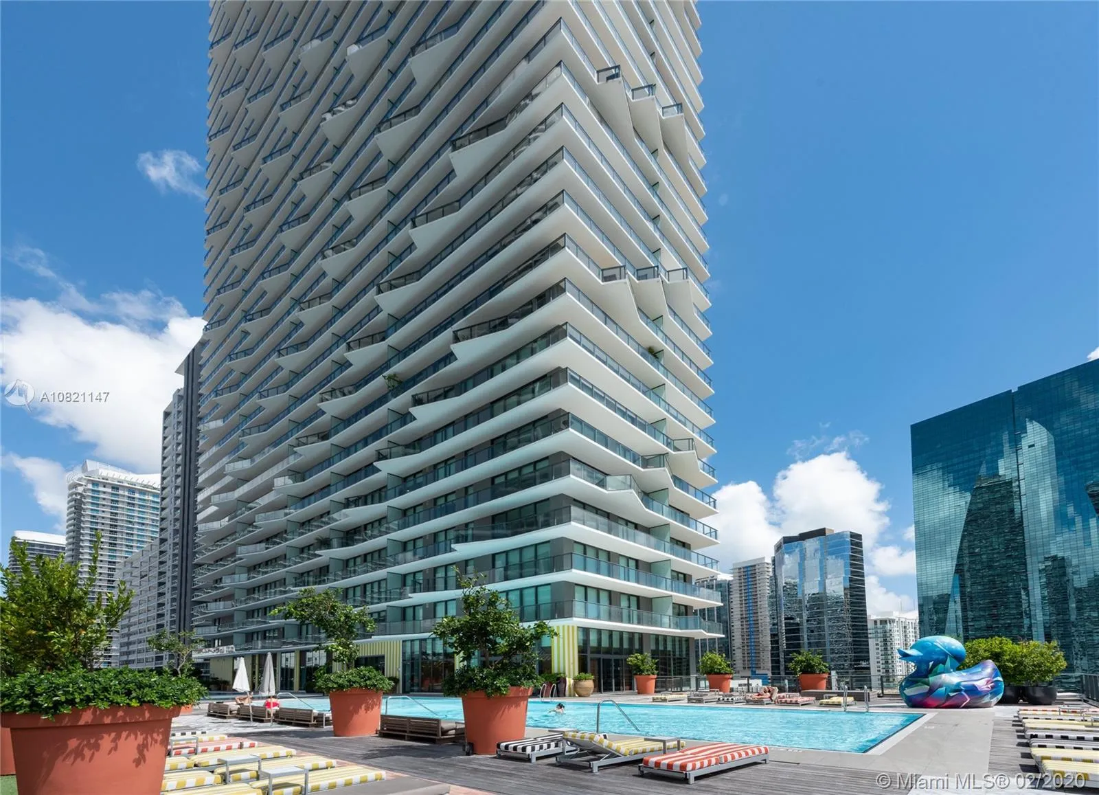 1 bedroom 1 bath for sale at 1300 S Miami Ave # 3704, Miami FL 33130