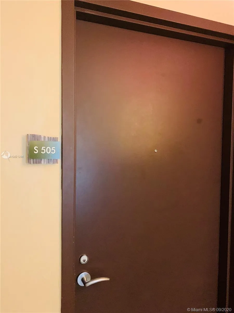 3 bedroom 2 bath Residential for sale at 2681 N Flamingo Rd # 505S, Sunrise FL 33323